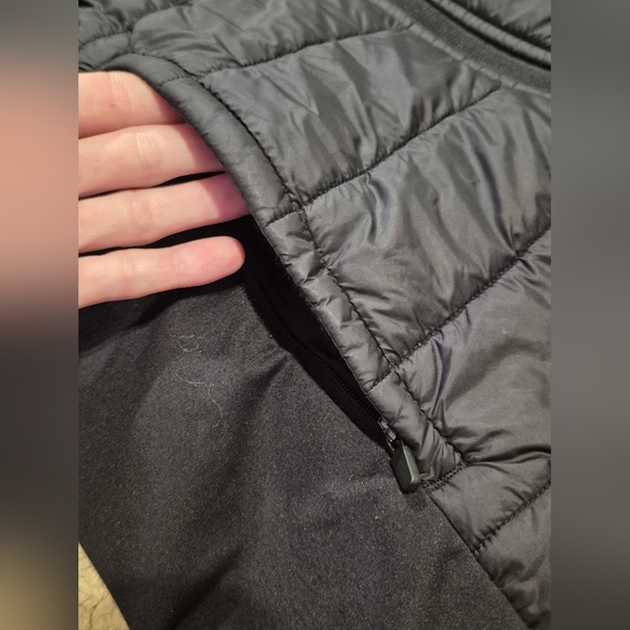 Baleaf Women's Black Lightweight Warm Puffer Vest Lightweight L Like New! - Picture 10 of 16